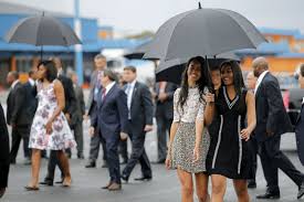 She is a really interesting personality not only due to the fact that she is a younger daughter of age, height, weight etc: Malia And Sasha Obama Through The Years Photos Image 221 Abc News
