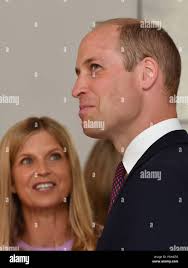 Der Herzog von Cambridge ist um von Clare Milford Haven, die während eines  Besuchs auf James' Platz in Liverpool, ein neues Zentrum für Männer erleben  suizidalen Krise gezeigt Stockfotografie