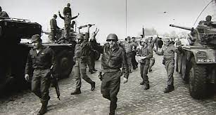 O regime só caiu em 1974, 41 anos depois de ser instaurado. 25 De Abril De 1974 Rtp Arquivos