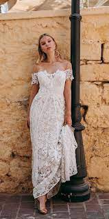 22 Casual Wedding Dresses For Summer Off Shoulder Embroidered Wedding Dress Backyard Weddings Casual Wedding Dress Wedding Dress Guide Forest Wedding Dress