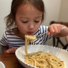 Local restaurant video reviews by foodie influencer