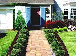 For a more modern look with the same rustic charm, consider using concrete on your ranch's exterior rather than brick. Simple Landscape Designs For Ranch Style Homes
