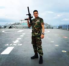 Learn about gambit saifullah (tv actor): Kakimuvee Aku Suka Dia Ni Gambit Saifullah Gagak Dalam Facebook