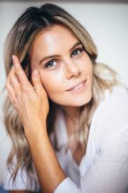 Kelly Weekers A Rising Star In The Entertainment Industry Spirtionl Women  Hollywood How Ryn Vllndghm Is Helpg To