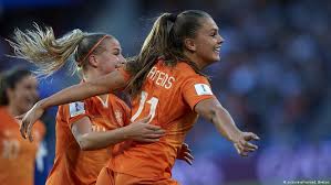 Con esto, la arquera chilena suma un gran envión de cara a su participación con la roja en el mundial femenino que se disputará en francia. Tiane Endler La Arquera Chilena Que Conquista Europa Deportes Dw 16 08 2017