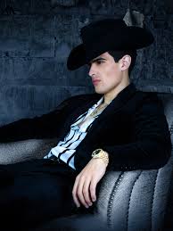 Adriel Favela dice sentirse orgulloso de representar a los Millenials