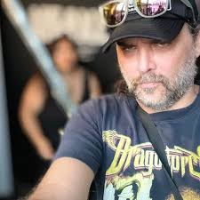 The thing about ￼Trump's White House ballroom is it will take 3.5 years to  build, AND his term ENDS in 3.5 years. Kinda sounds like he doesn't plan to  leave.