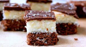 Carres Chocolat Noix De Coco Et Si Vous Faisiez Une Petite Pause Gouter Regalez Vous Avec C En 2020 Gateau Coco Chocolat Recette Noix De Coco Glacage Chocolat Facile