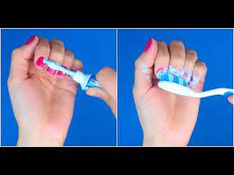 Applica i dischetti sulle dita, dopo averli strofinati per qualche istante. Come Rimuovere Lo Smalto Senza Usare L Acetone Youtube