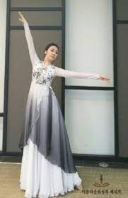 Saya baru mencari cari ide desain baju ini dan ternyata menentukan konsep yang baik dan pas ke target pasar memang susah. 23 Baju Rebana Ideas Dance Garments Worship Dance Praise Dance