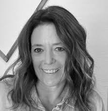 Vicki Pike's Instagram, Twitter & Facebook