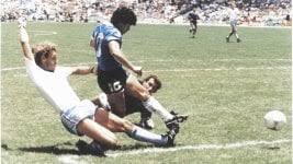 Publicado el 15 abril, 2016 por footballandsongs. R Apbat8rojj M