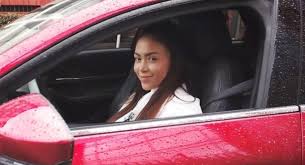 'epa colombia' manifestó en su cuenta de instagram que está buscando a 32 personas para que daneidy barrera rojas, conocida popularmente como 'epa colombia', manifestó este miércoles en. Epa Colombia Se Compro Lujosa Camioneta Que Comparan Con La De La Reina Isabel