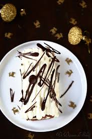 Buche Roulee Au Chocolat Noir Et Blanc Roule Au Chocolat Chocolat Noir Et Alimentation