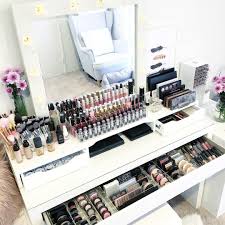 344 Likes 14 Comments Vanity Collections Vanitycollections On Instagram A Closer L Kaptafel Ideeen Slaapkamerdecoratieideeen Slaapkamerideeen