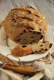 Pain Semi Complet Aux Noisettes Et Raisins Secs