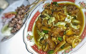 Pada sesi #masakdirumahaja yang tayang di live instagram kompas.com, selasa (23/6/2020) pukul 16.00 wib menampilkan resep memasak tongseng kambing. Lezatnya Tongseng Kepala Kambing Pak Din Khas Magelang Radio Unimma