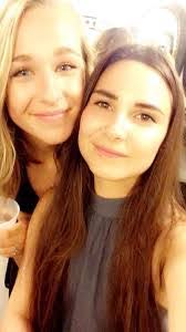 Victoria Dewitt's Instagram, Twitter & Facebook