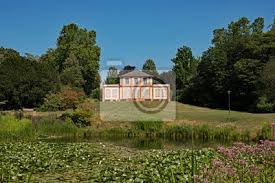 Prinz emil garten liegt bei niederstraße 27, 64285 darmstadt, deutschland finden prinz emil garten offnungszeiten und wegbeschreibungen oder karte. Das Prinz Emil Schlosschen Im Prinz Emil Garten In Darmstadt In Fototapete Fototapeten Ententeich Gelb Furnier Myloview De