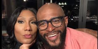 Glenn Pressures Hunter to Propose