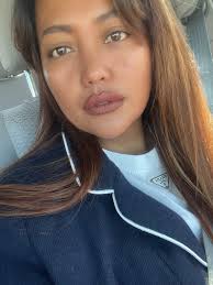 How to avoid scams when giving away items in a Facebook group?