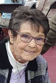 Avery Russell's Instagram, Twitter & Facebook