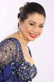 Carmen (Nyoman Ayu Carmenita), a Balinese girl, became the first Indonesian  K-Pop Idol to debut under SM Entertainment, with the girl group  #Hearts2Hearts. Debut Trailer: https://m.youtube.com/watch?v=srEUps3-5mo