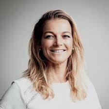 Barbara Heinze's Instagram, Twitter & Facebook