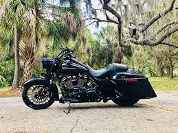 2018 Road King Special Vivid Black Harley Davidson Panhead Harley Davidson Bikes Harley Davidson Street Glide