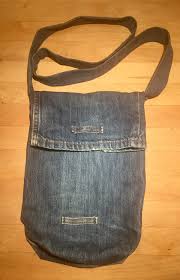 Nun können sie die tasche schließen. Coole Upcycling Jeans Tasche Schnell Selbst Genaht Diy Family