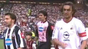 Come per ogni finale si decide di fare la maglietta commemorativa, che nello stesso tempo faccia coreografia all'interno purtroppo non sono solo lacrime di gioia. Almanacco 28 Maggio 2003 Juve Milan Finale Di Champions Per Noi Amara Video