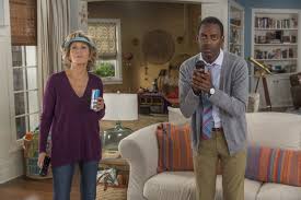 And according to zillow, a typical home price in this beachfront . Wie Ist Es Lily Tomlins Sohn Zu Spielen Grace Und Frankies Baron Vaughn Erzahlen Uns Das Und Noch Viel Mehr