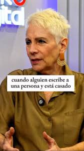🎙️🎧✨ ¡Sin peros ni rodeos se estrenó con el Dr. Bernardo Blum! Con él  conversamos sobre la menopausia, sus diferentes formas de atravesarla y  cómo impacta a cada mujer de manera única.
