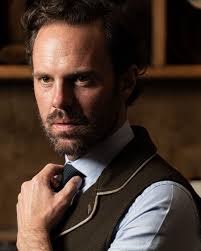 Julio Uribe's Instagram, Twitter & Facebook