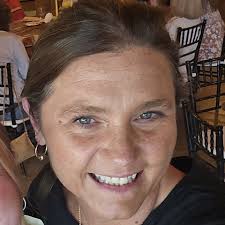 ISO a hairstylist who specializes in brunettes around dalton, ringgold,  chatt area! 💇🏽‍♀️ thanks!