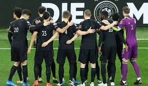 Für den bundestrainer gehört özil. Dfb Team Ruckennummern Der Deutschen Nationalspieler Bei Der Em 2021