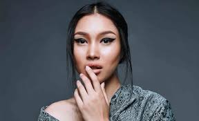 After actress nur fathia abdul latiff was sacked from the upcoming drama series la luna due to commitment issues, the role has been given to actress zahirah macwilson. Wanita Idaman Zahirah Macwilson Glam Lelaki