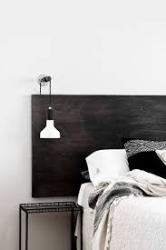 Le rembourage est en mousse de 2cm et la finition de la tête de lit en bois, pin naturel de la galice, finition vieilli, fait à la main à barcelone, imprimé avec image de carte du monde minimaliste noir. Fabriquer Une Tete De Lit En Bois Peinte En Noir Tete De Lit En Bois Peint Deco Chambre Mobilier De Salon
