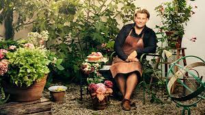 Sommaren har kommit till österlen och karl fredrik presenterar sina storslagna planer för byggare dahlman. Karl Fredrik Pa Osterlen Nytt Tradgardsprogram Pa Tv4 Tv4 Se