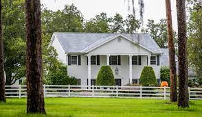 The house has six bedrooms and nine bathrooms. Pga Tour S Louis Oosthuizen Buys Farm In Nw Marion County