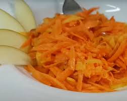 Omas Rezept Gesunder Mohrensalat Mit Apfel Und Ingwer Selber Machen Rezept Mohren Salat Mohrensalat Mohrensalat Mit Apfel