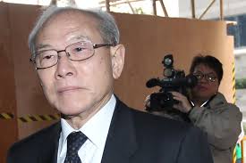 No jail time for doctor over false accounts