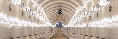 Mit dem tunnel gelangten früher jeden tag tausende. Informationen St Pauli Elbtunnel