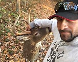 Staten Islander attacked by deer after buck selfies