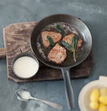 Kalbsschnitzel Mit Parmesan Salbei Schaum Rezept Kalbsschnitzel Rezepte Essen