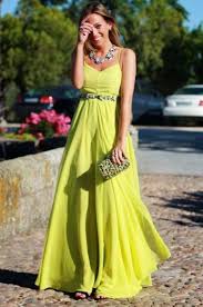Determinar el corte del vestido. Blog Sobre Asesoria De Imagen Personal Shopper Tendencias Moda Estilo Vestidos Para Boda En Playa Invitada Vestidos Largos Para Boda Vestidos Boda De Dia