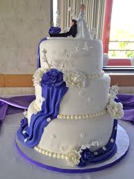 Learn how to make fantastic cakes with 100's of step by step tutorials from sugarcraft to birthday cakes and wedding cakes. Pin On My Wilton Method Class Cakes