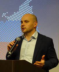 Ради задержания оппозиционера его сняли прямо с самолета. Zaderzhan Direktor Otkrytoj Rossii Pivovarov Ia Regnum