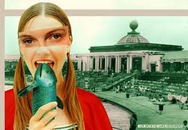 Peformers have their First Itch at the Royal Oak