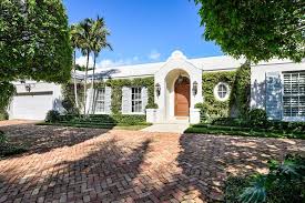 Palm Beach Perfection Palm Beach Fl 33480 Palm Beach Living Miami Houses Beach House Decor